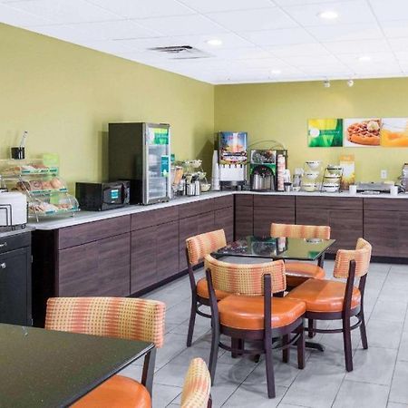 Quality Inn & Suites Arnold - St Louis Екстер'єр фото