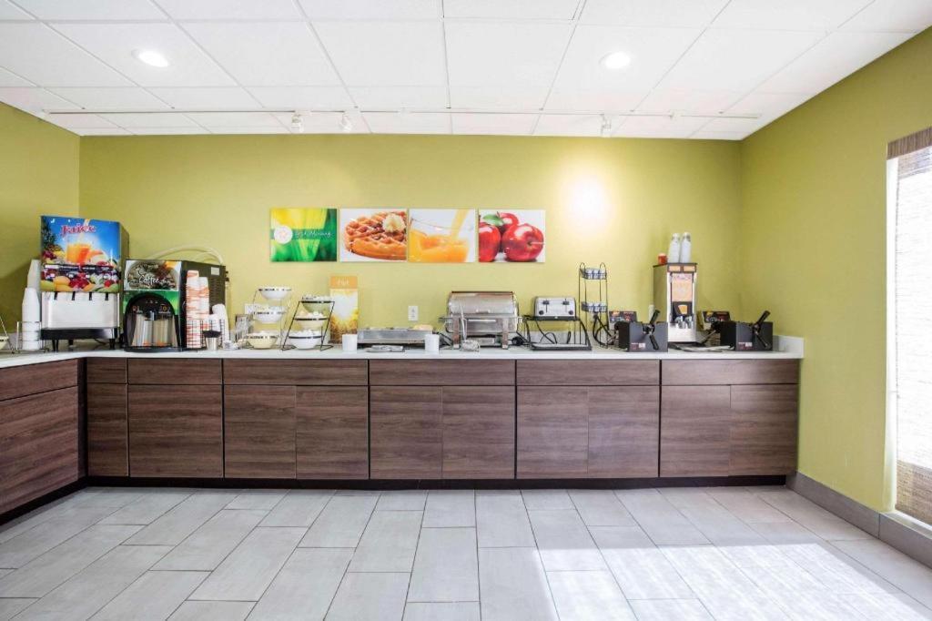 Quality Inn & Suites Arnold - St Louis Екстер'єр фото