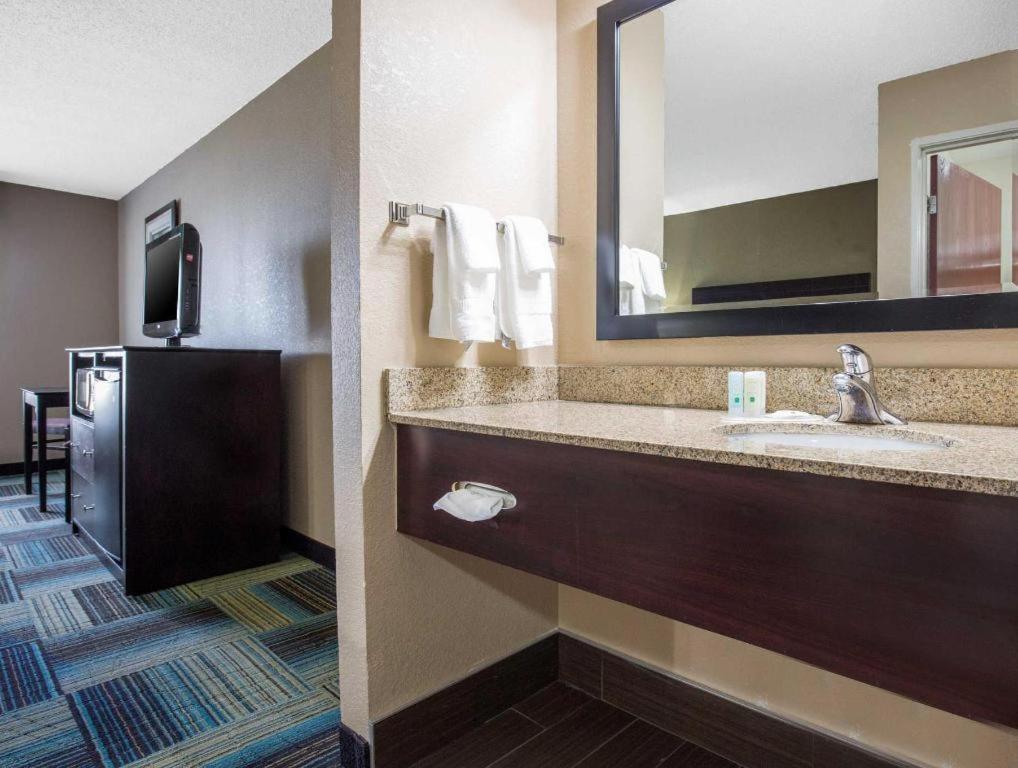 Quality Inn & Suites Arnold - St Louis Екстер'єр фото